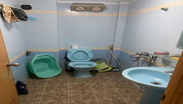 Bán nhà Tân Mai, Hoàng Mai, 63m2, 4 tầng, 4 ngủ, 4 WC - Full nội thất, sổ vuông đẹp, GD ngay